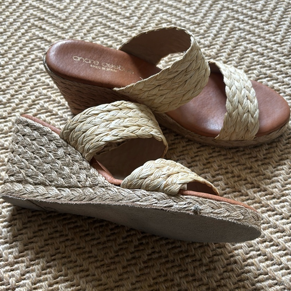 Andre Assous Women's Nolita Raffia Wedge Slide Sandal